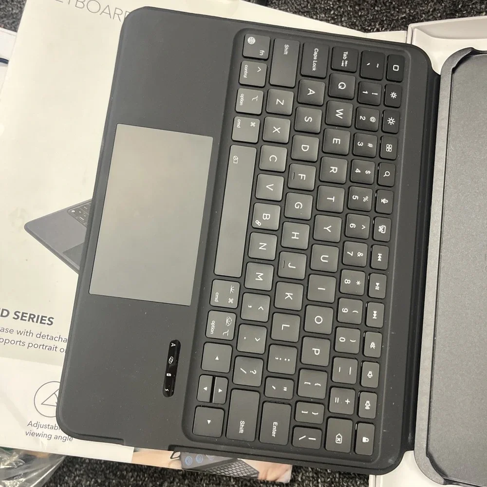 ESR Ascend iPad Pro 11 Inch Case with Keyboard (M5/M4, 2025/2024), Magnetic